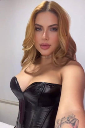 Very pretty curvy Brazilian girl